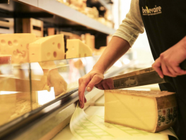 magasins de lait cru en lyon Fromagerie Beillevaire Lyon Halles Paul Bocuse