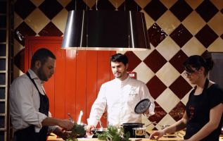 romantic dinners for two in lyon Restaurant Les Loges - Chef Anthony Bonnet