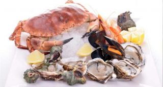 restaurants de fruits de mer a lyon Chez Léon Huîtres et Coquillages Livraison Plateaux/Vente à emporter