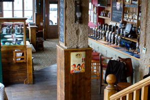 bars with foosball in lyon Elephant & Castle Pub